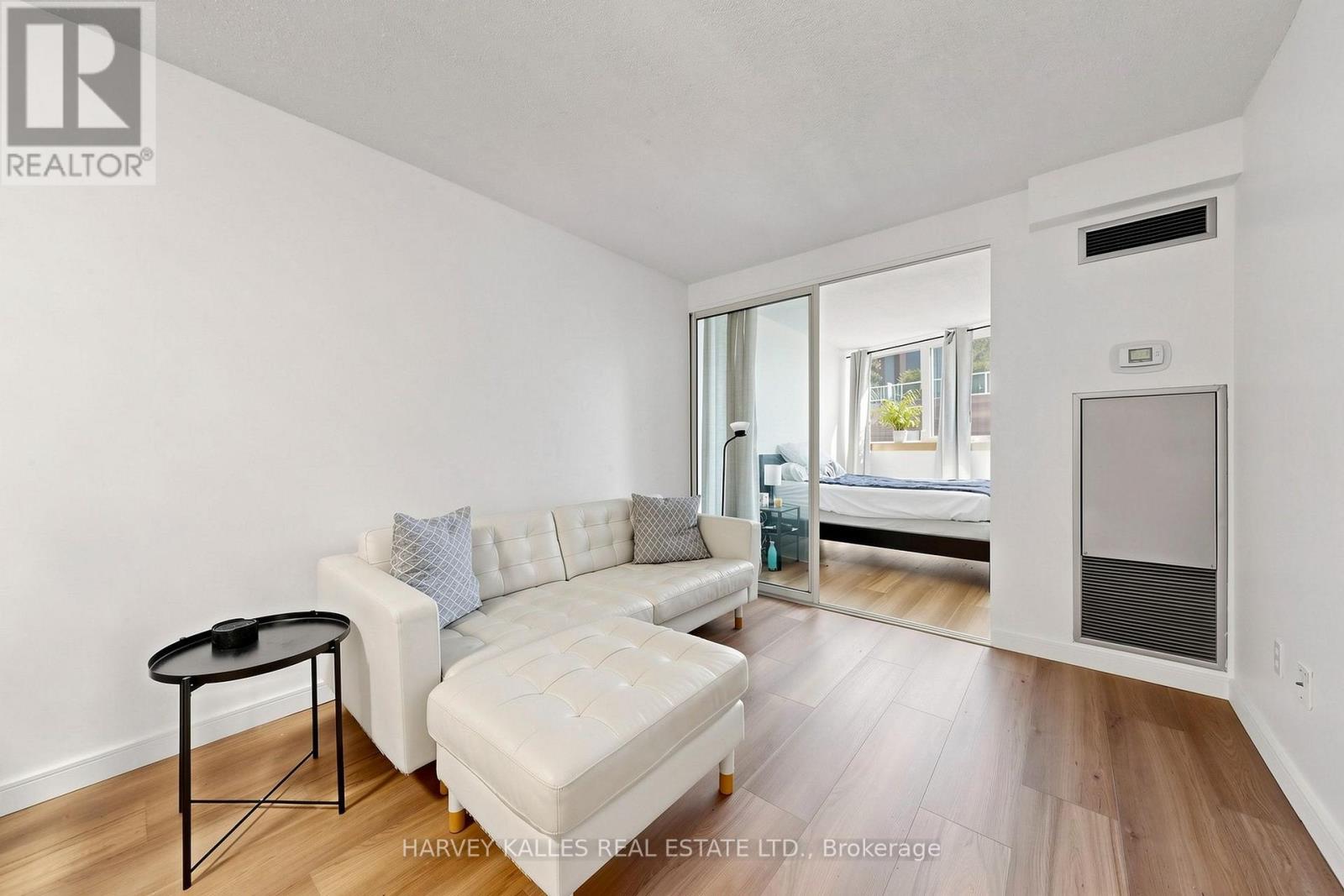 408 - 1055 BAY STREET