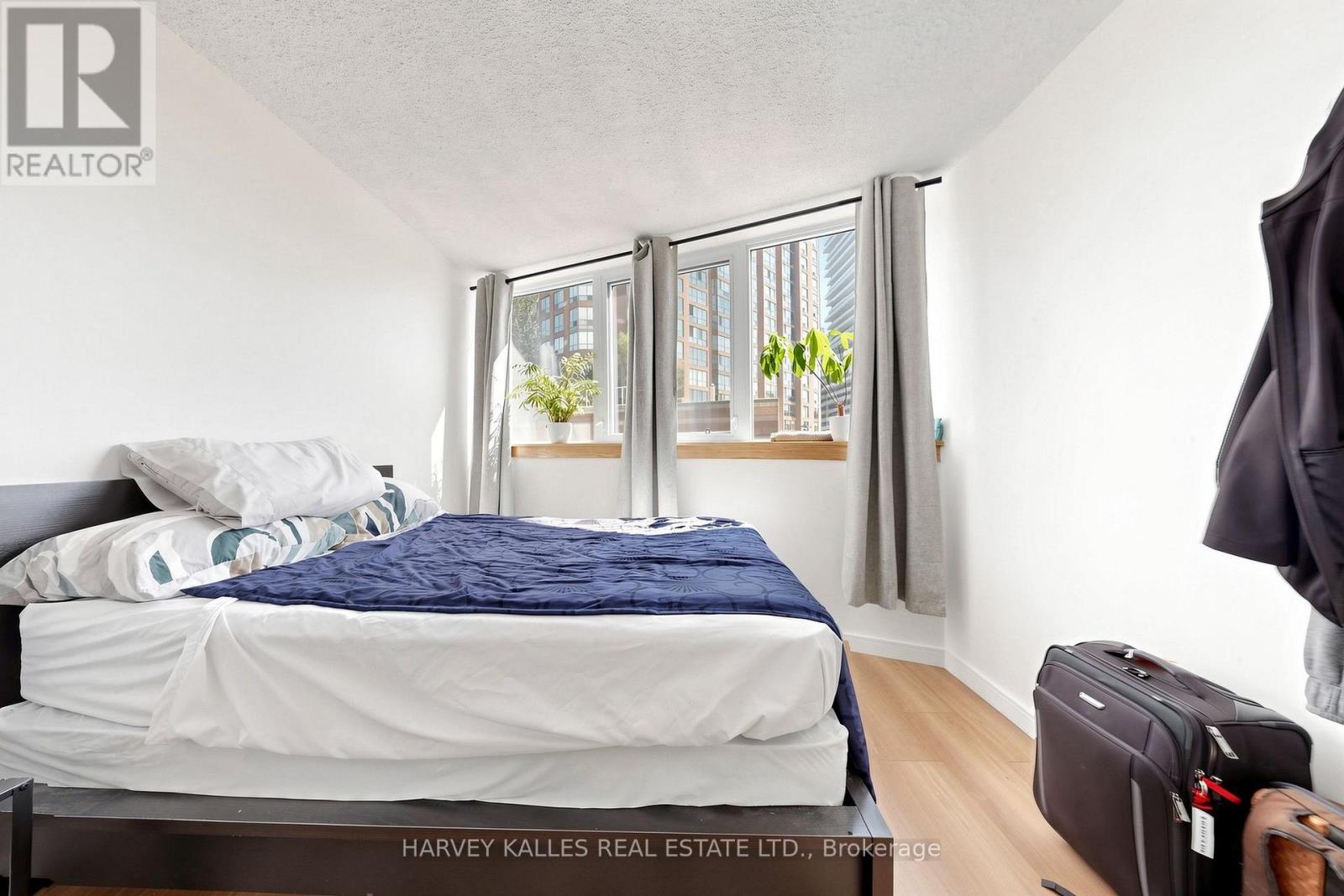 408 - 1055 BAY STREET