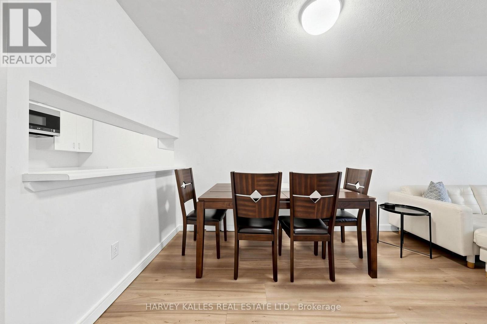 408 - 1055 BAY STREET