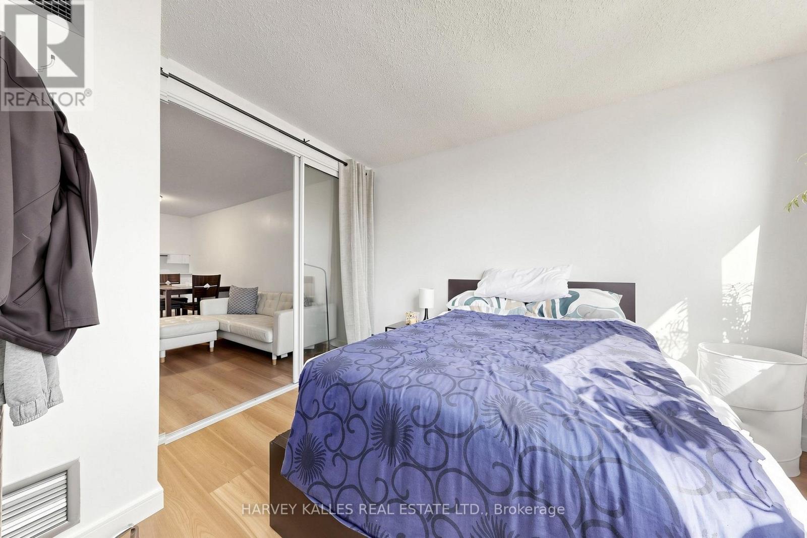 408 - 1055 BAY STREET