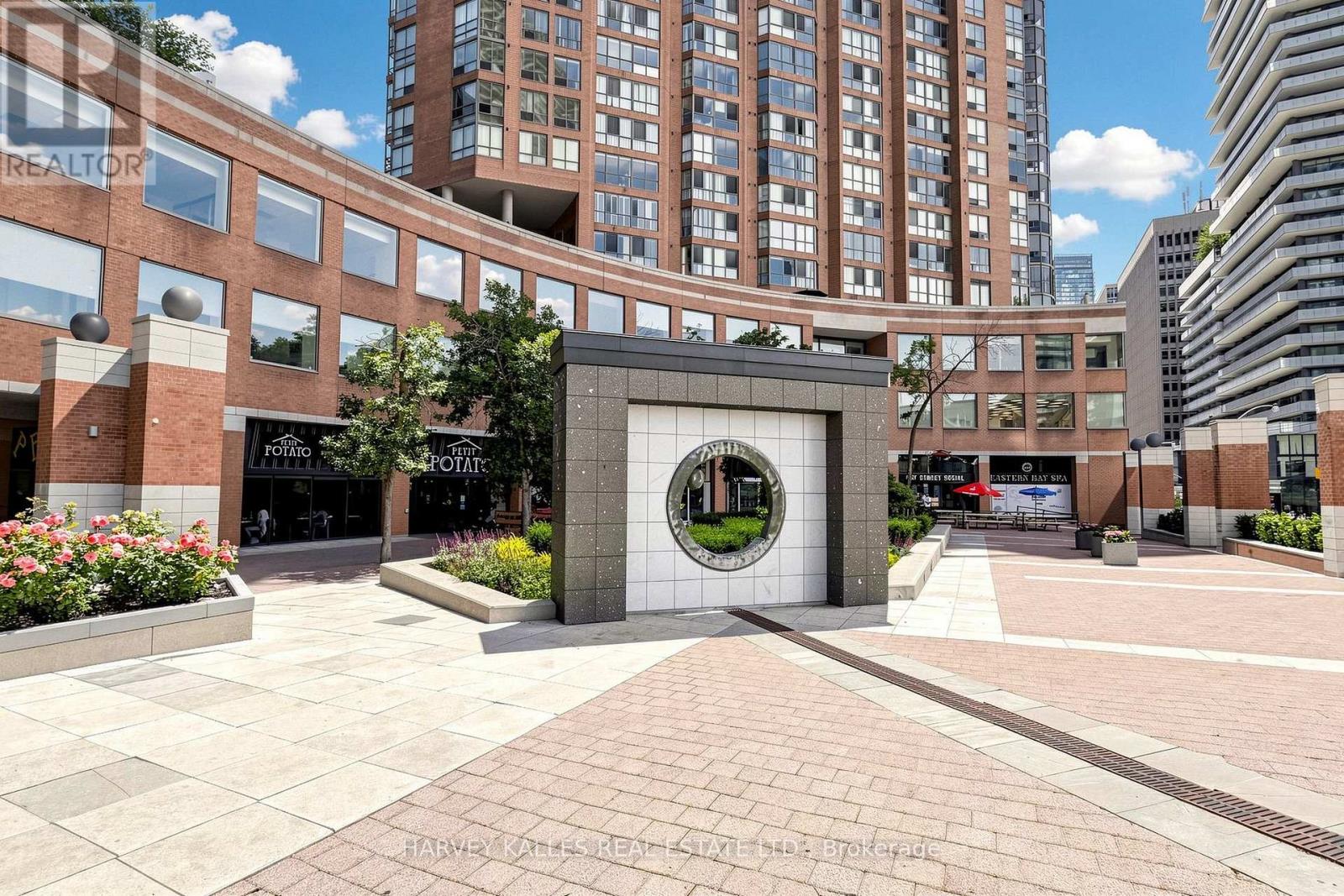 408 - 1055 BAY STREET