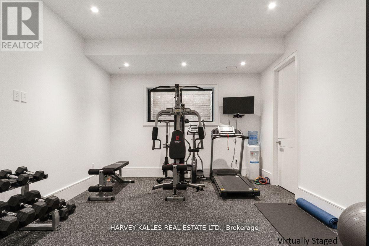 370 GLENGROVE AVENUE W