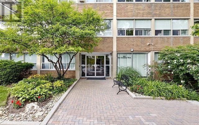 411 - 160 THE DONWAY W