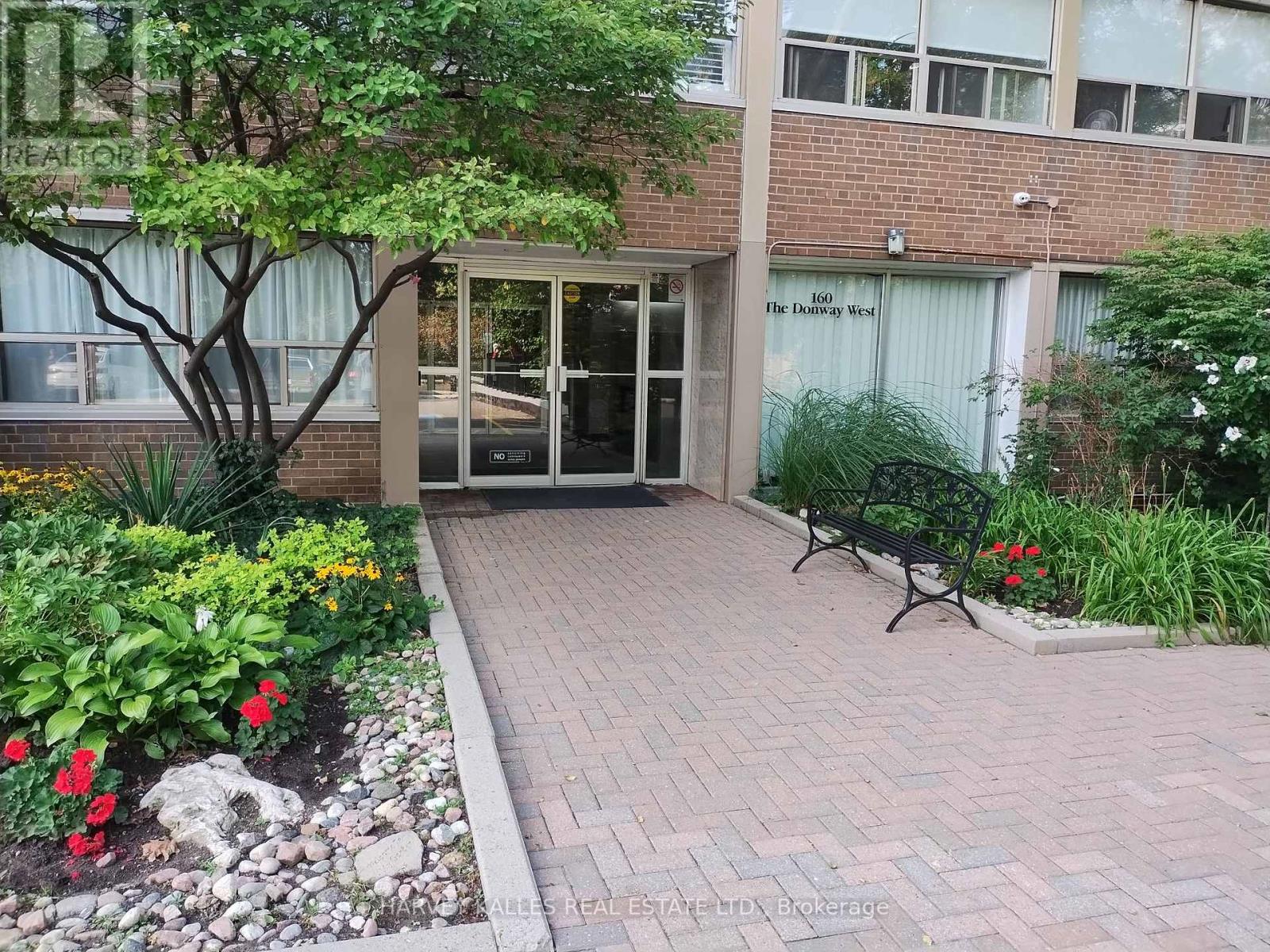 411 - 160 THE DONWAY W