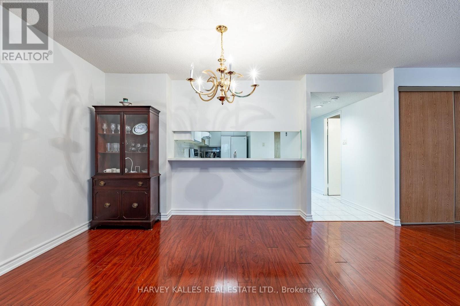205 - 5 KENNETH AVENUE