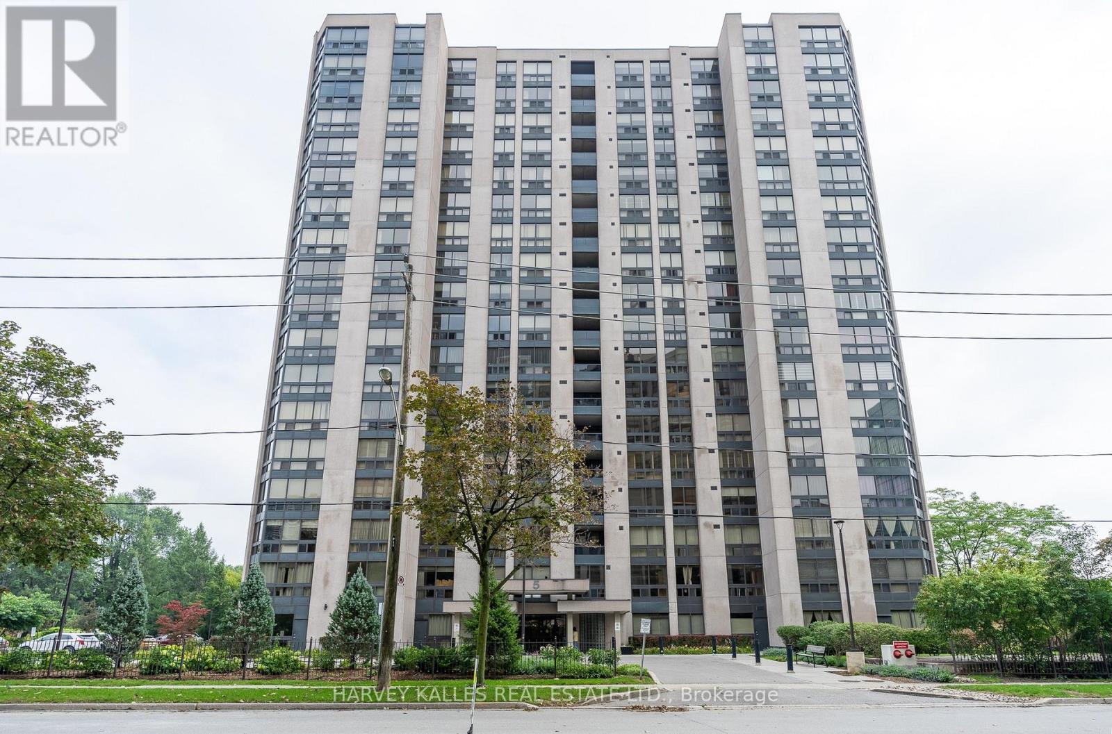 205 - 5 KENNETH AVENUE
