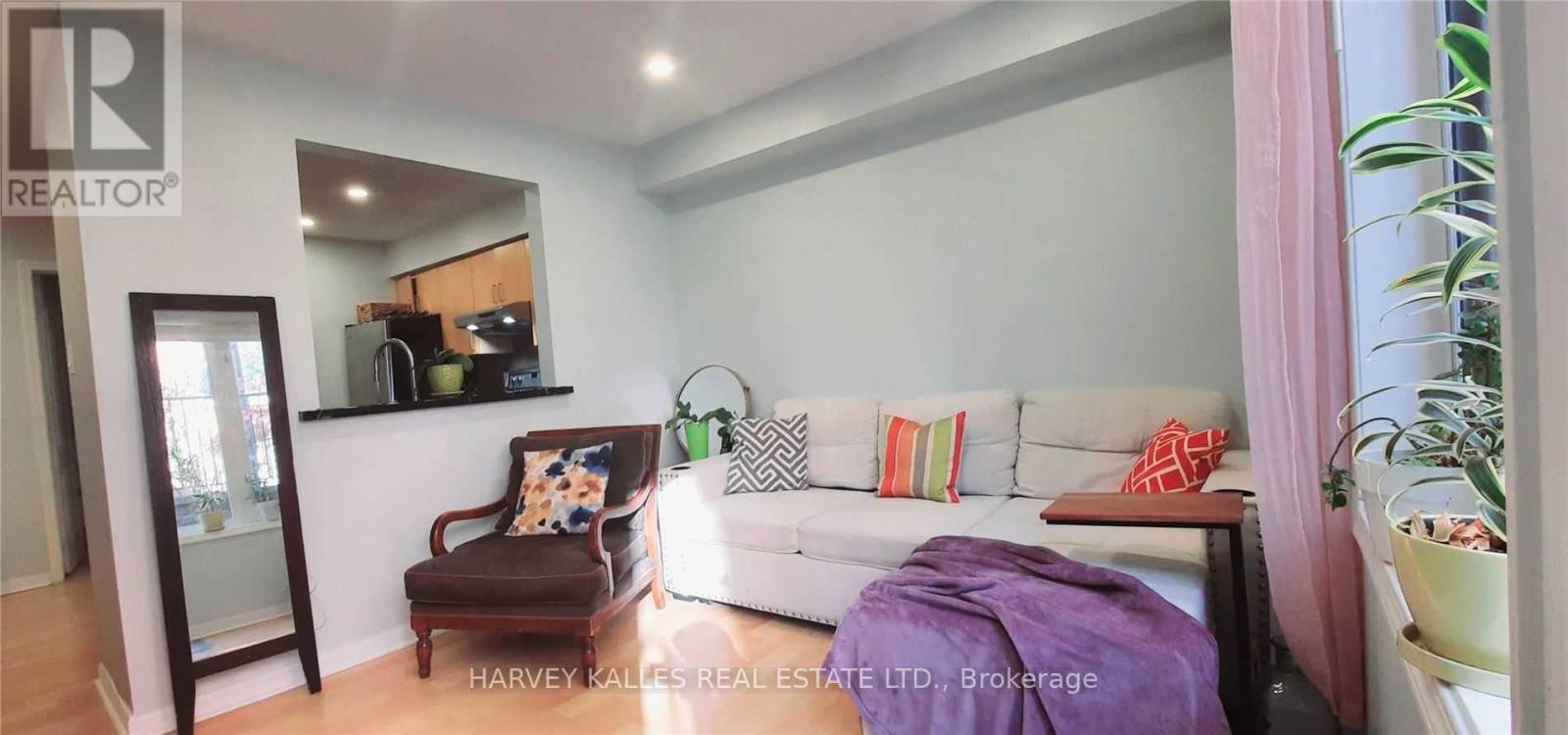 220 - 28 DOURO STREET
