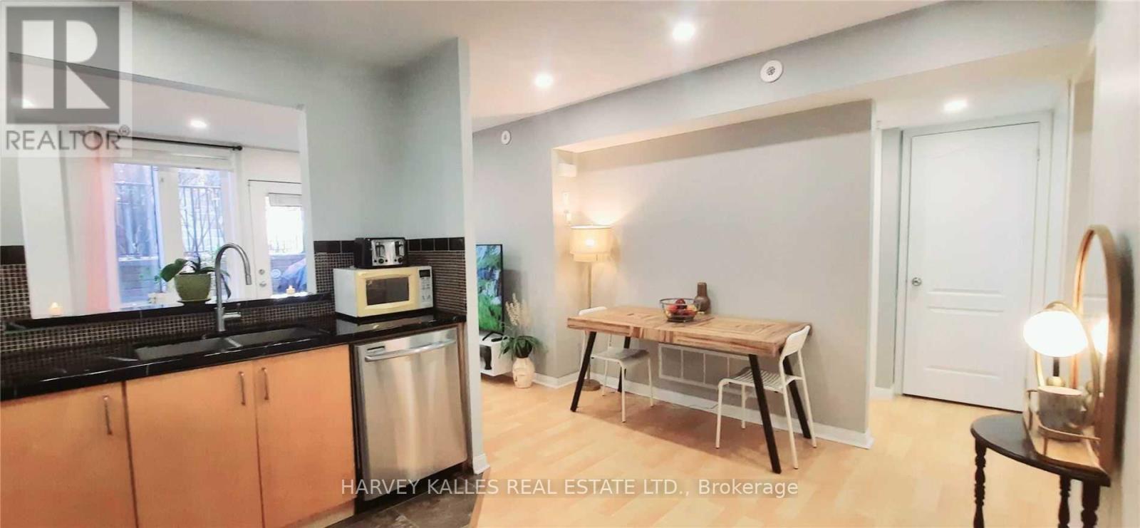 220 - 28 DOURO STREET