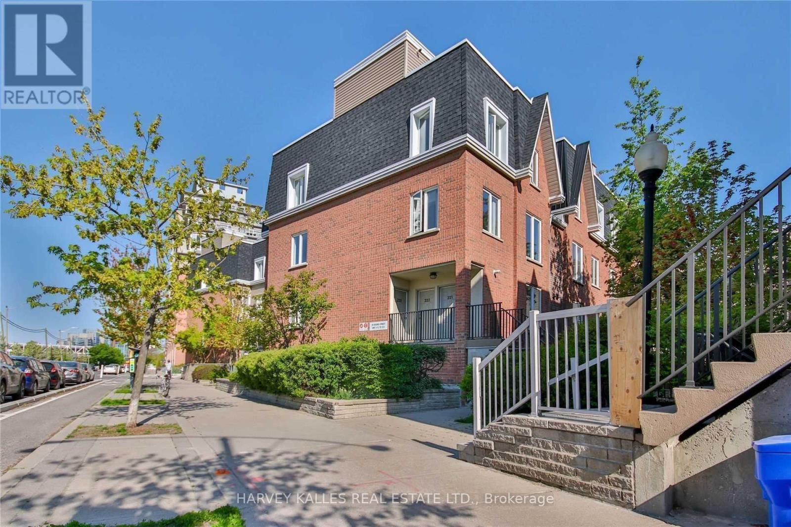 220 - 28 DOURO STREET