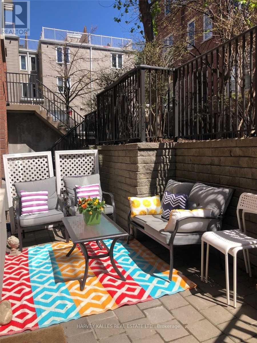 220 - 28 DOURO STREET