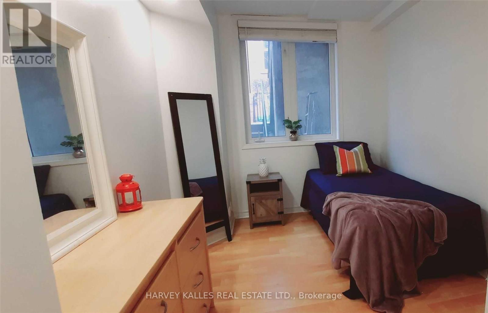 220 - 28 DOURO STREET