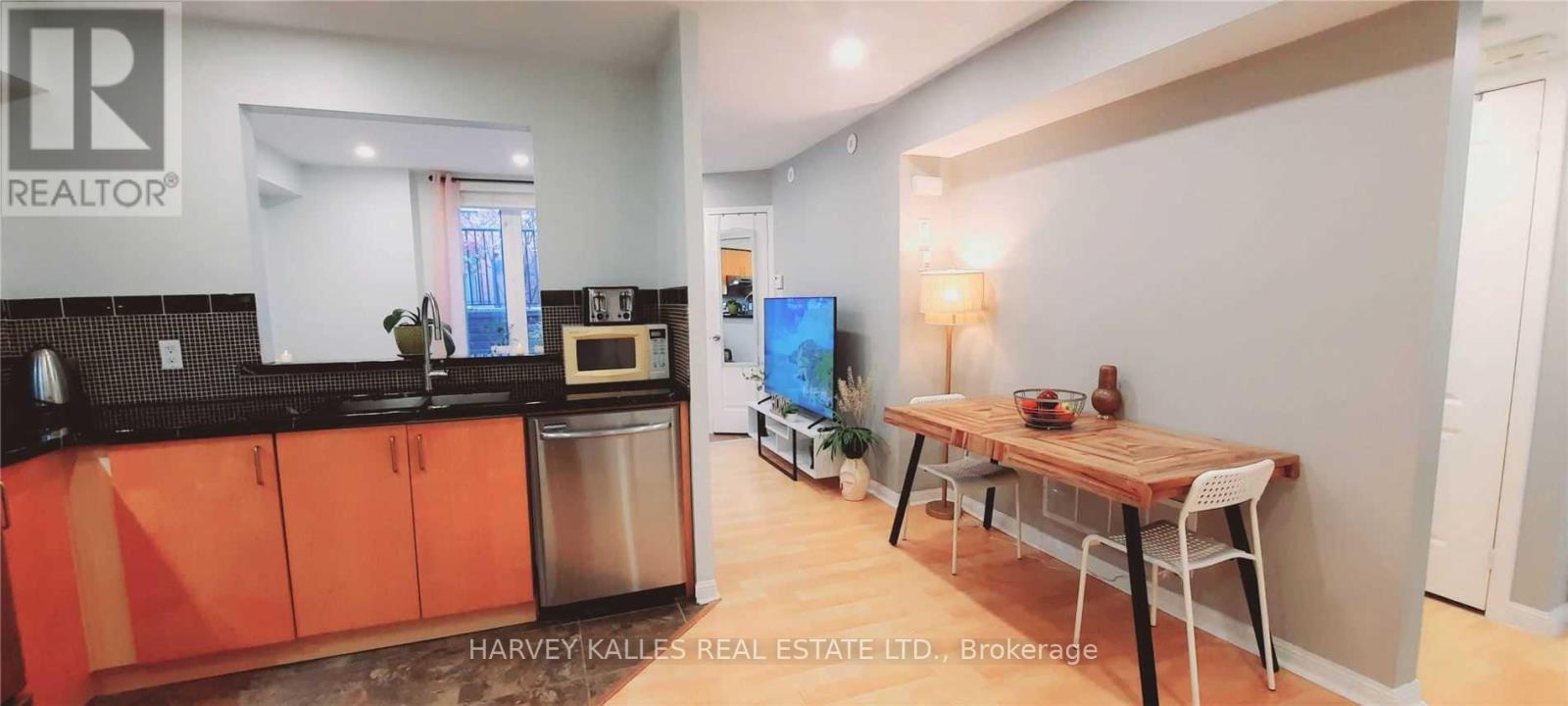 220 - 28 DOURO STREET