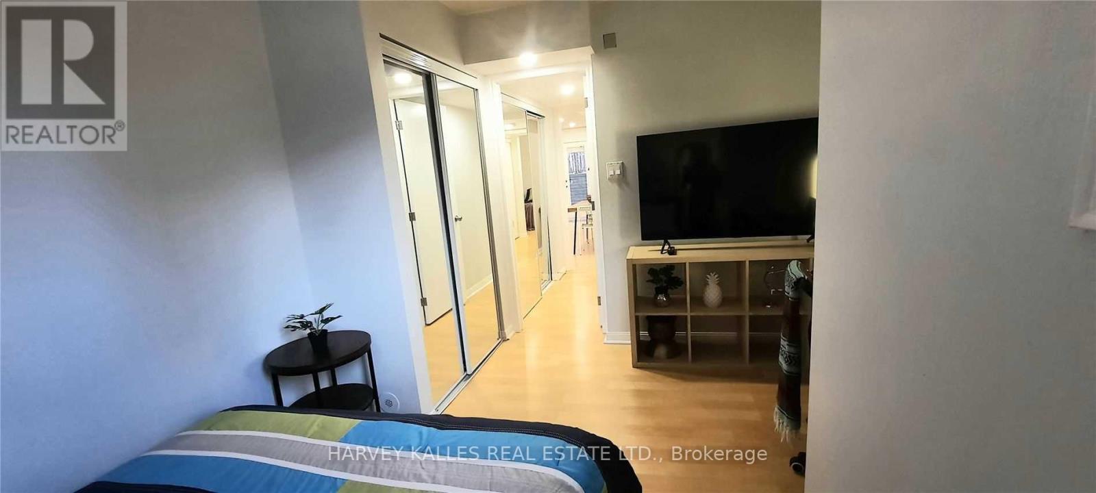 220 - 28 DOURO STREET