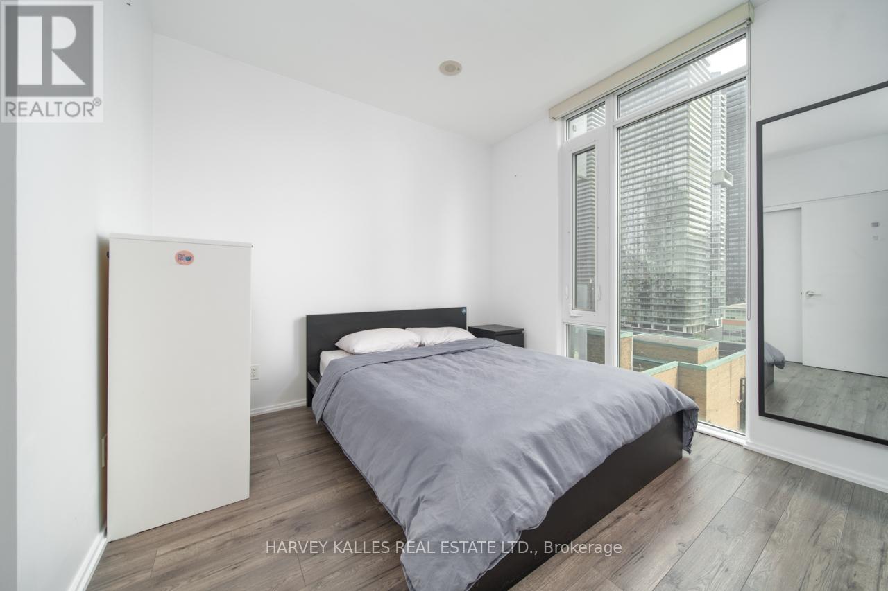 1202 - 75 ST NICHOLAS STREET