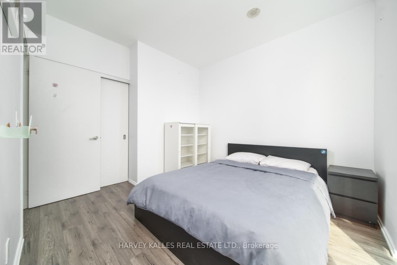 1202 - 75 ST NICHOLAS STREET