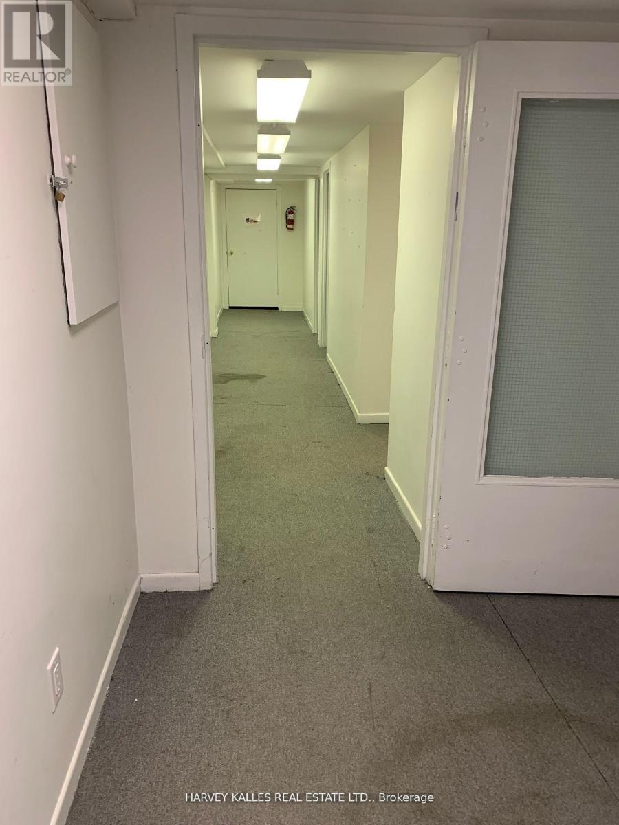 B100 - 258 WILSON AVENUE