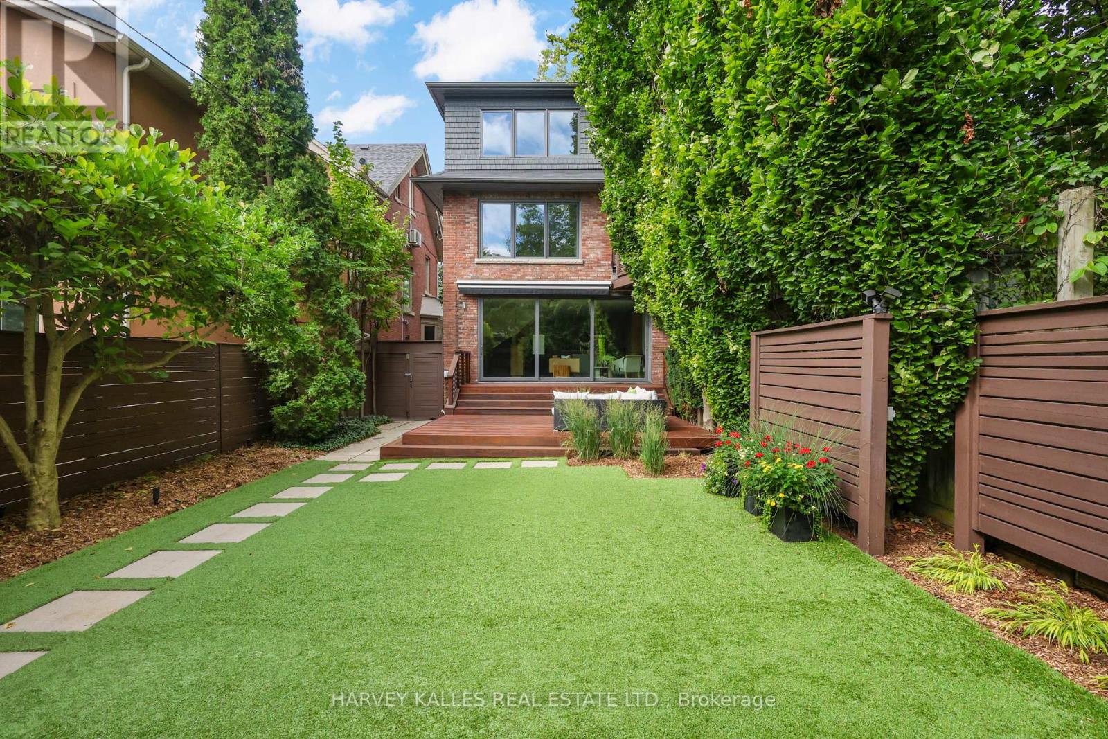 497 PALMERSTON BOULEVARD