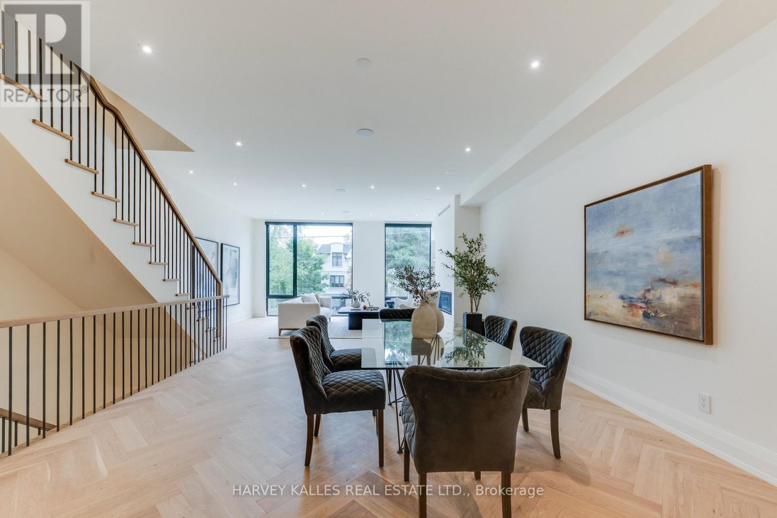 32 EVERGREEN GARDENS