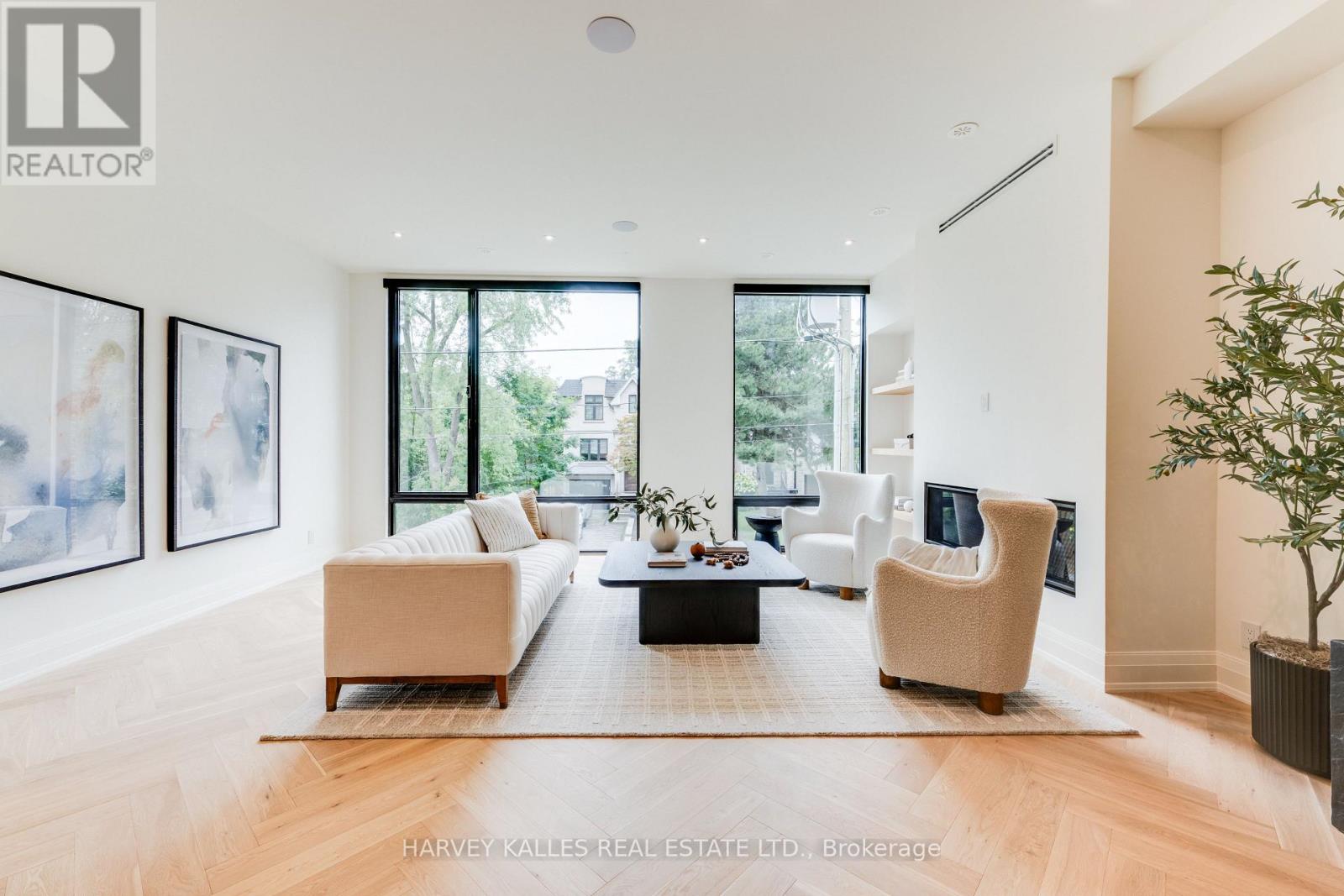 32 EVERGREEN GARDENS