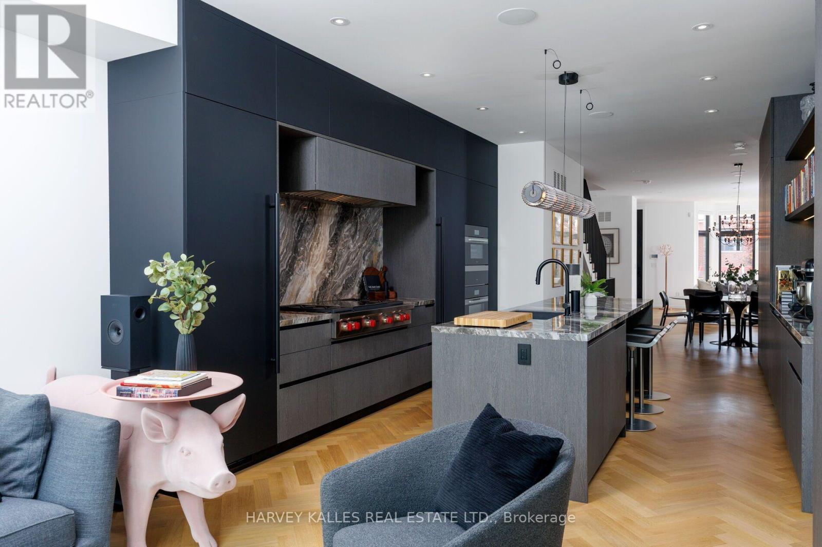 22 FOXLEY STREET