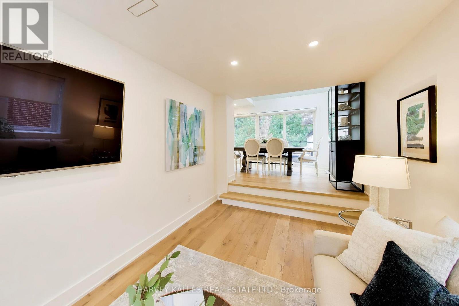287 YONGE BOULEVARD