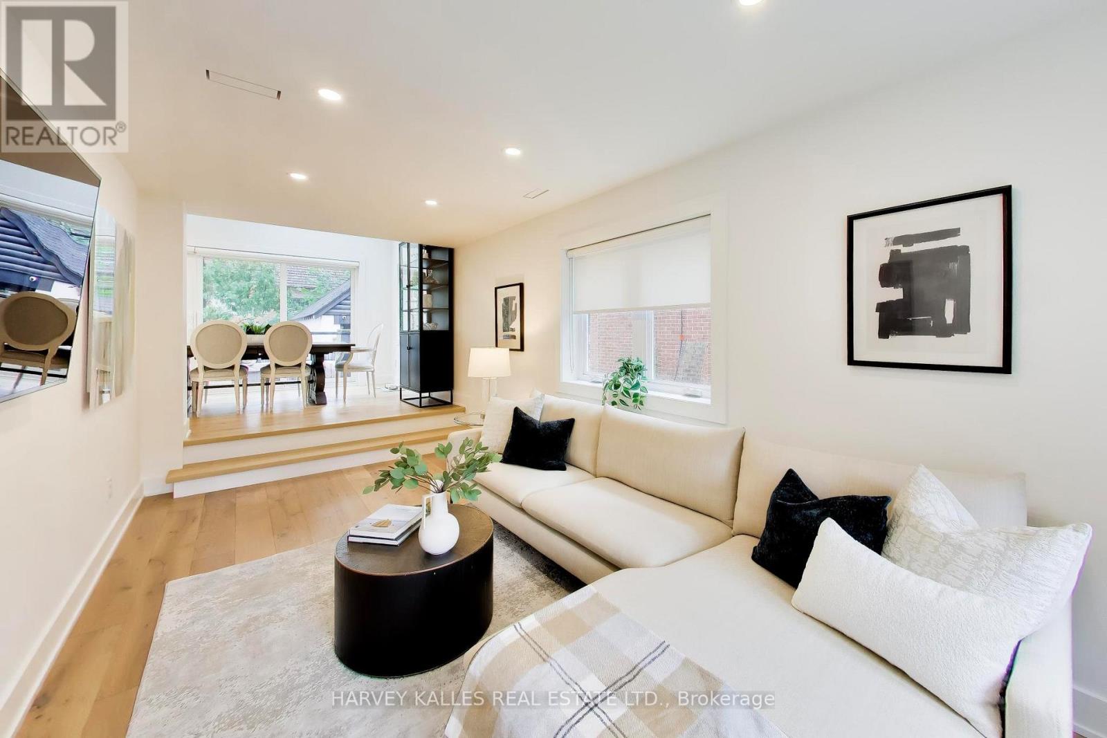 287 YONGE BOULEVARD