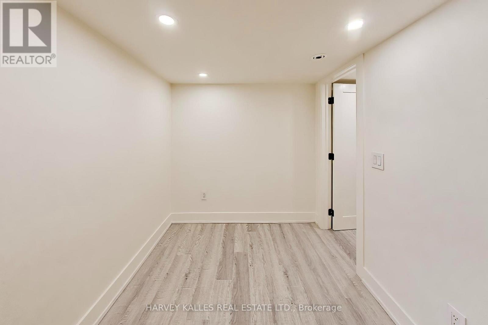 287 YONGE BOULEVARD