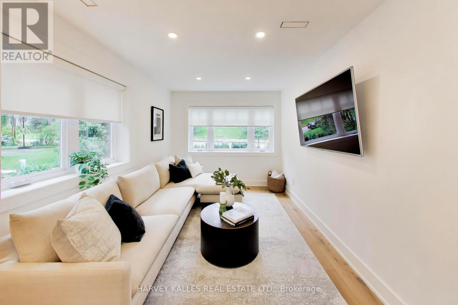 287 YONGE BOULEVARD