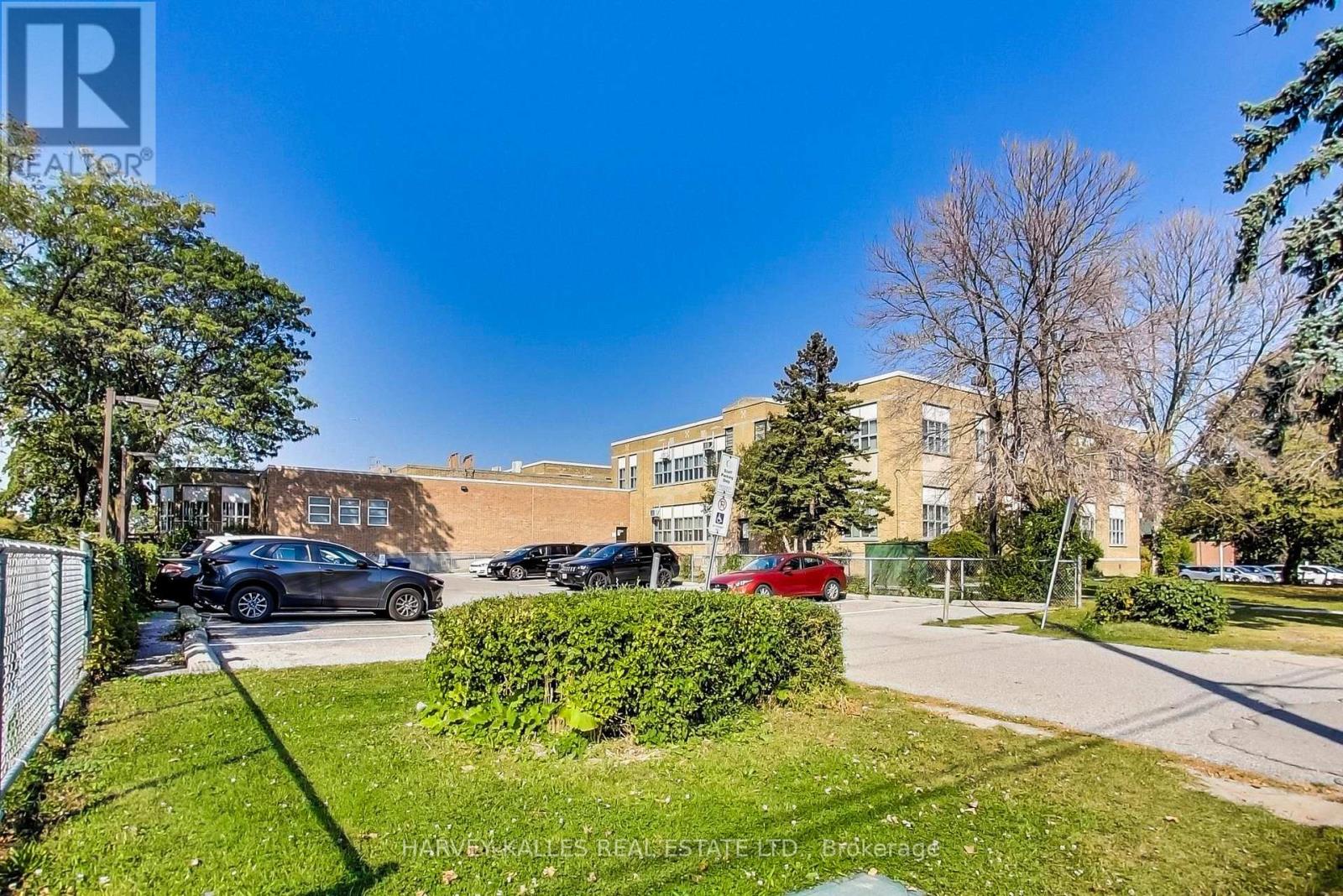 287 YONGE BOULEVARD