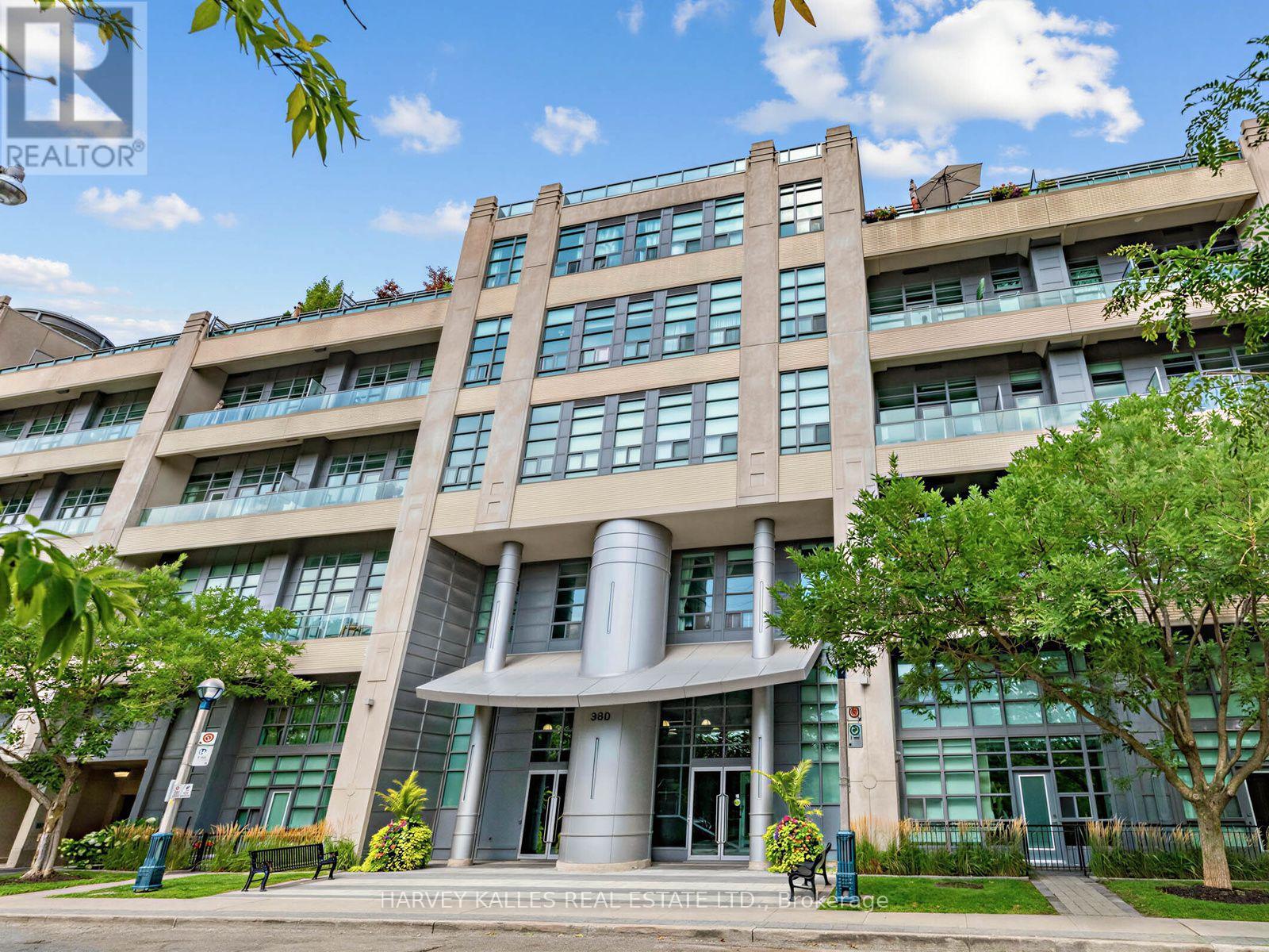 106 - 380 MACPHERSON AVENUE