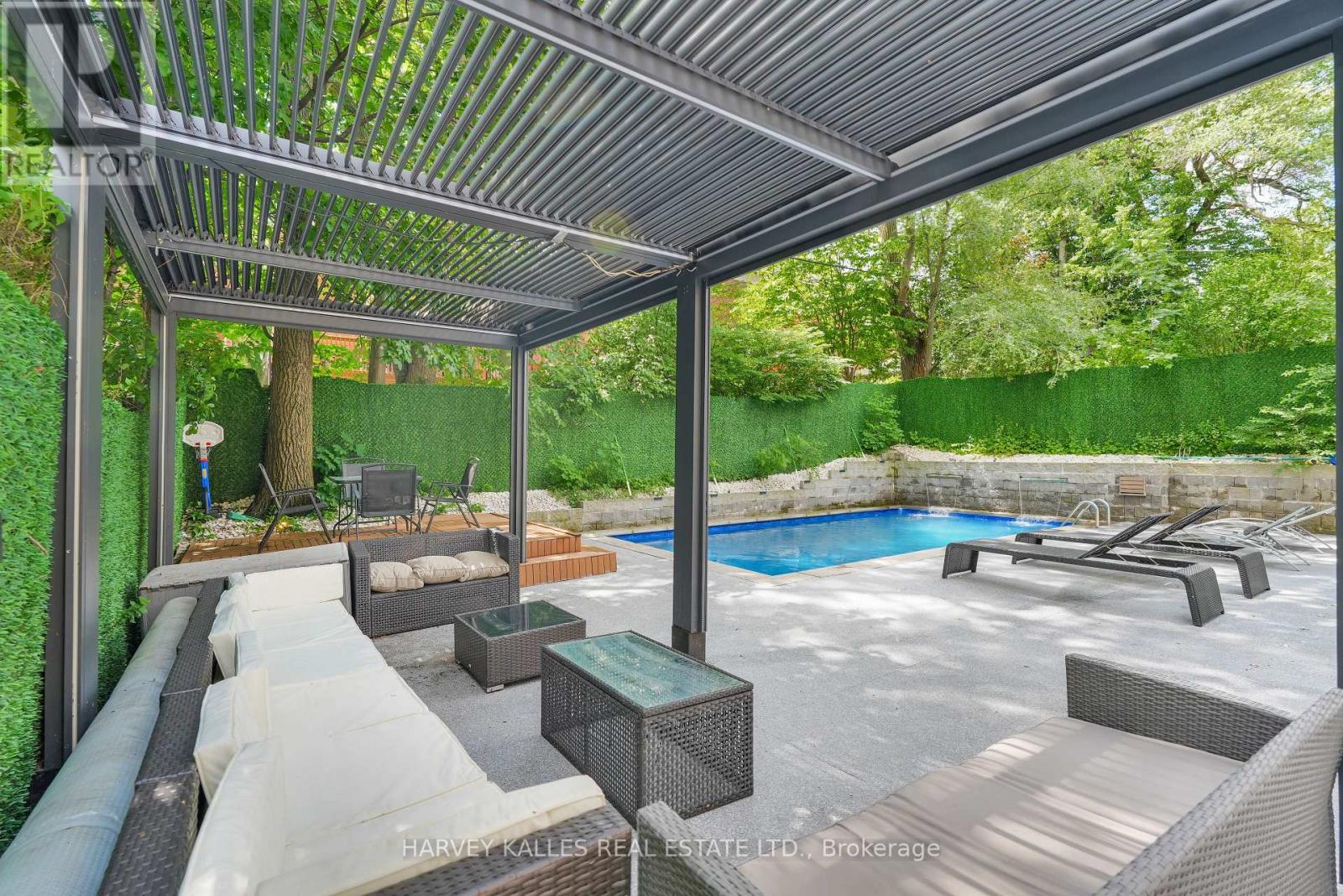 615 BRIAR HILL AVENUE