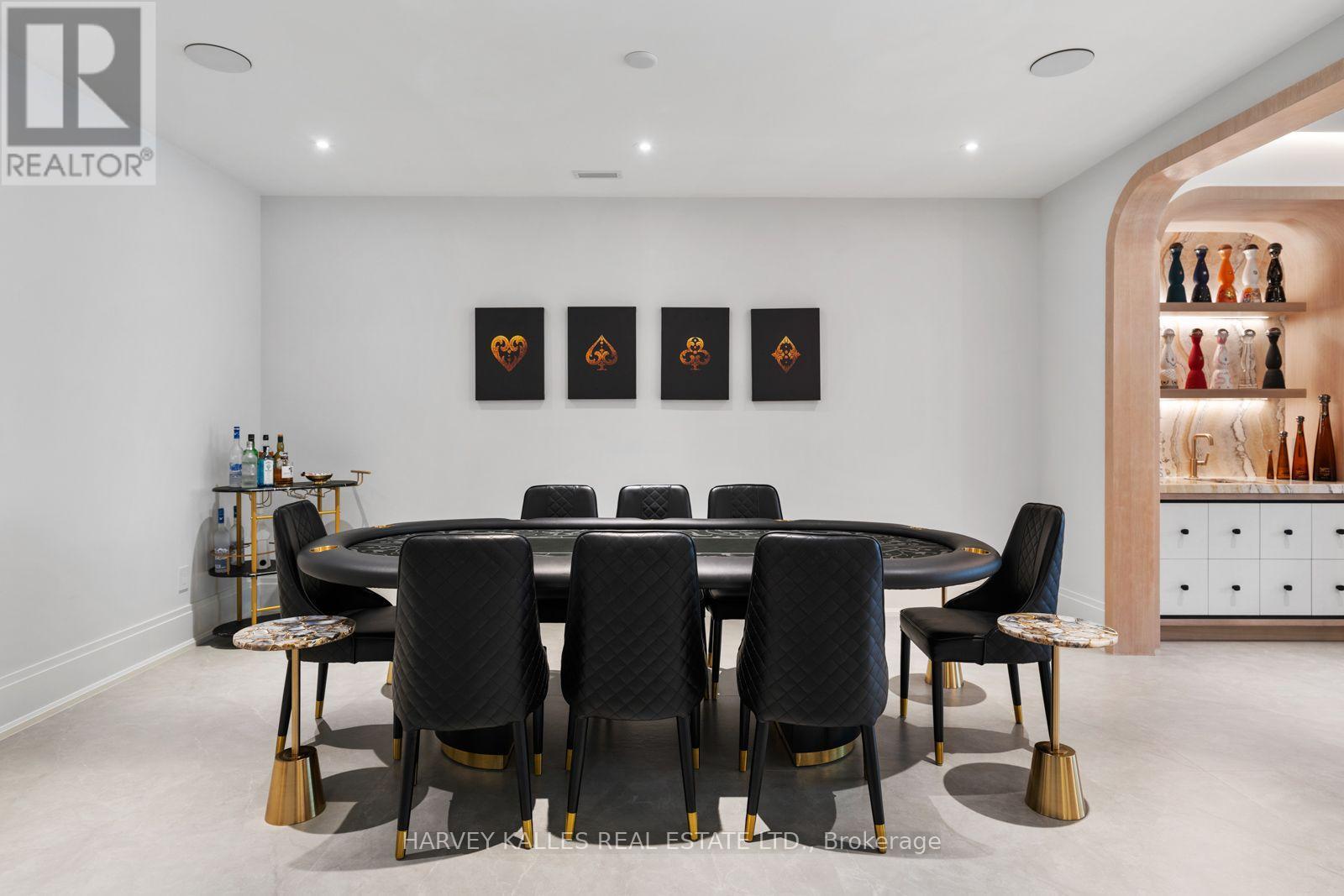 117 YONGE BOULEVARD