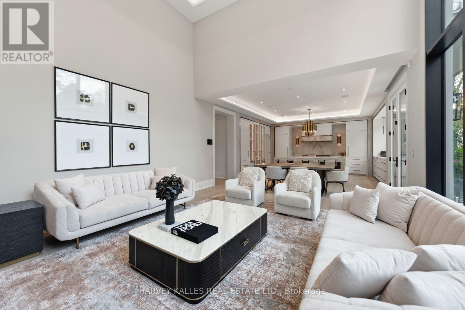 117 YONGE BOULEVARD