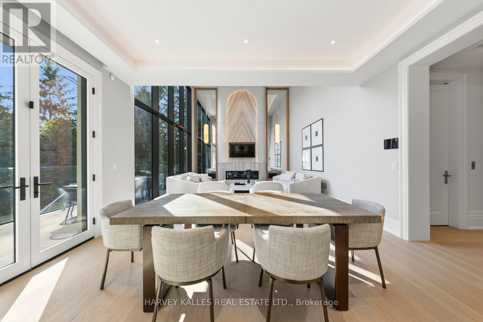 117 YONGE BOULEVARD
