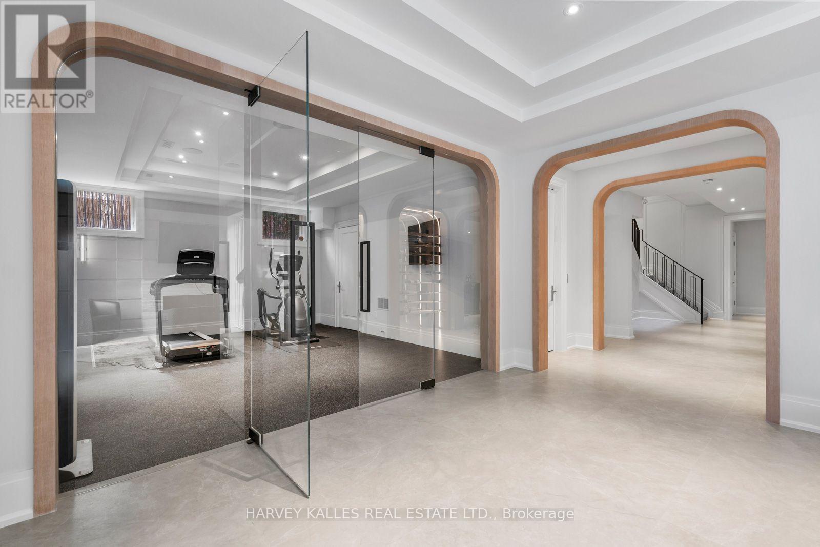117 YONGE BOULEVARD