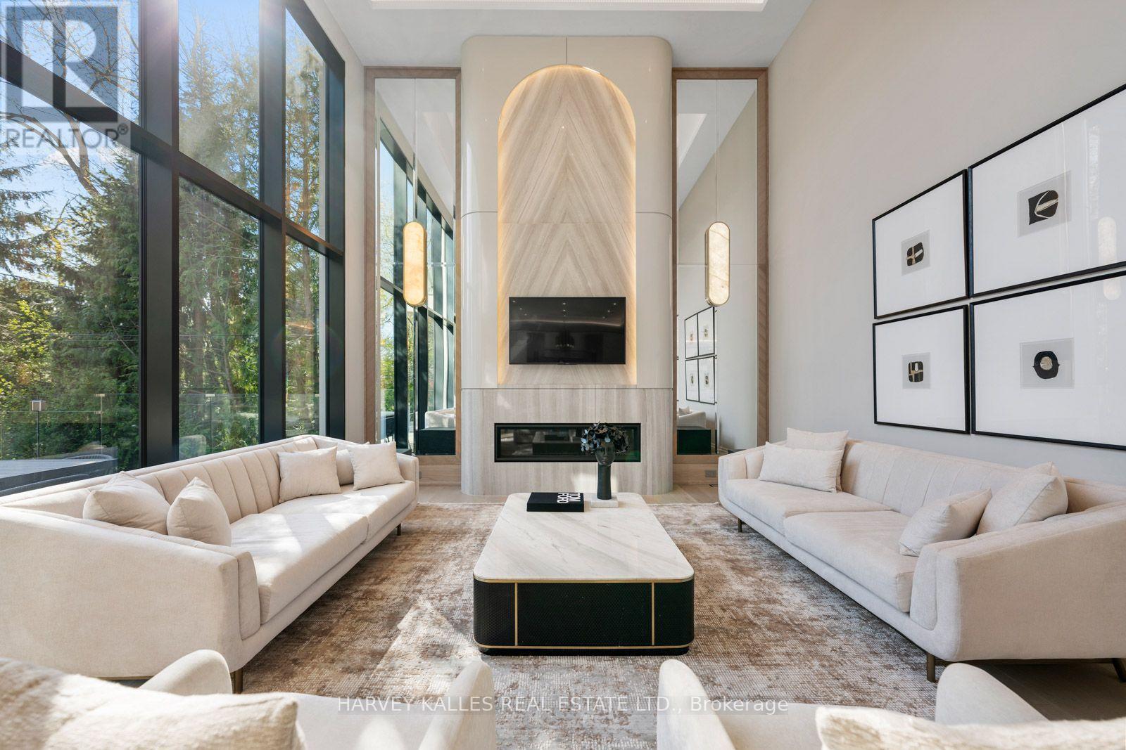 117 YONGE BOULEVARD