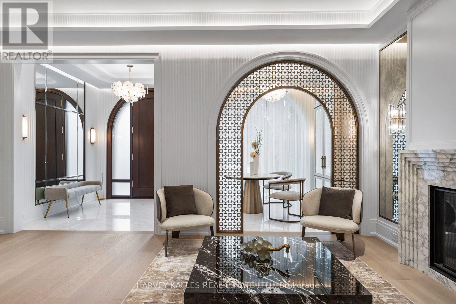117 YONGE BOULEVARD