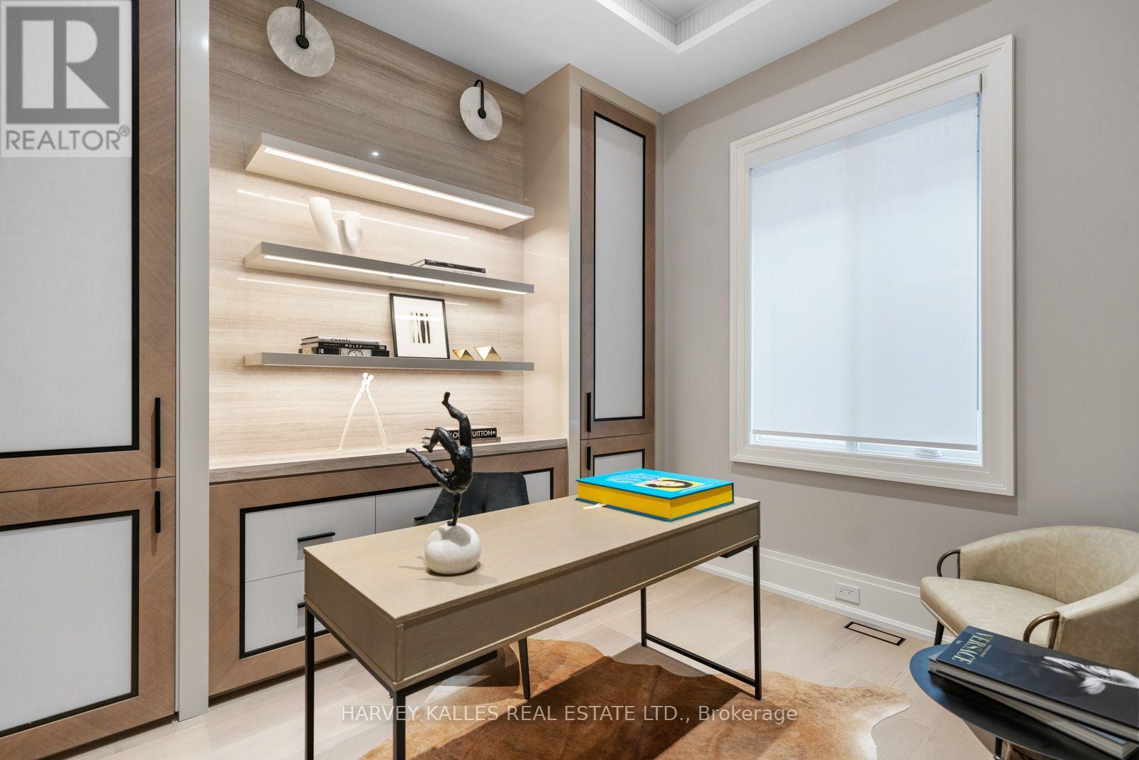 117 YONGE BOULEVARD