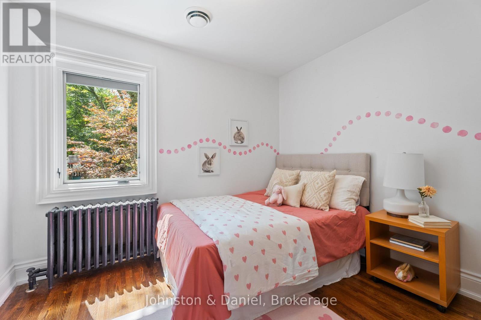 77 LAWRENCE CRESCENT