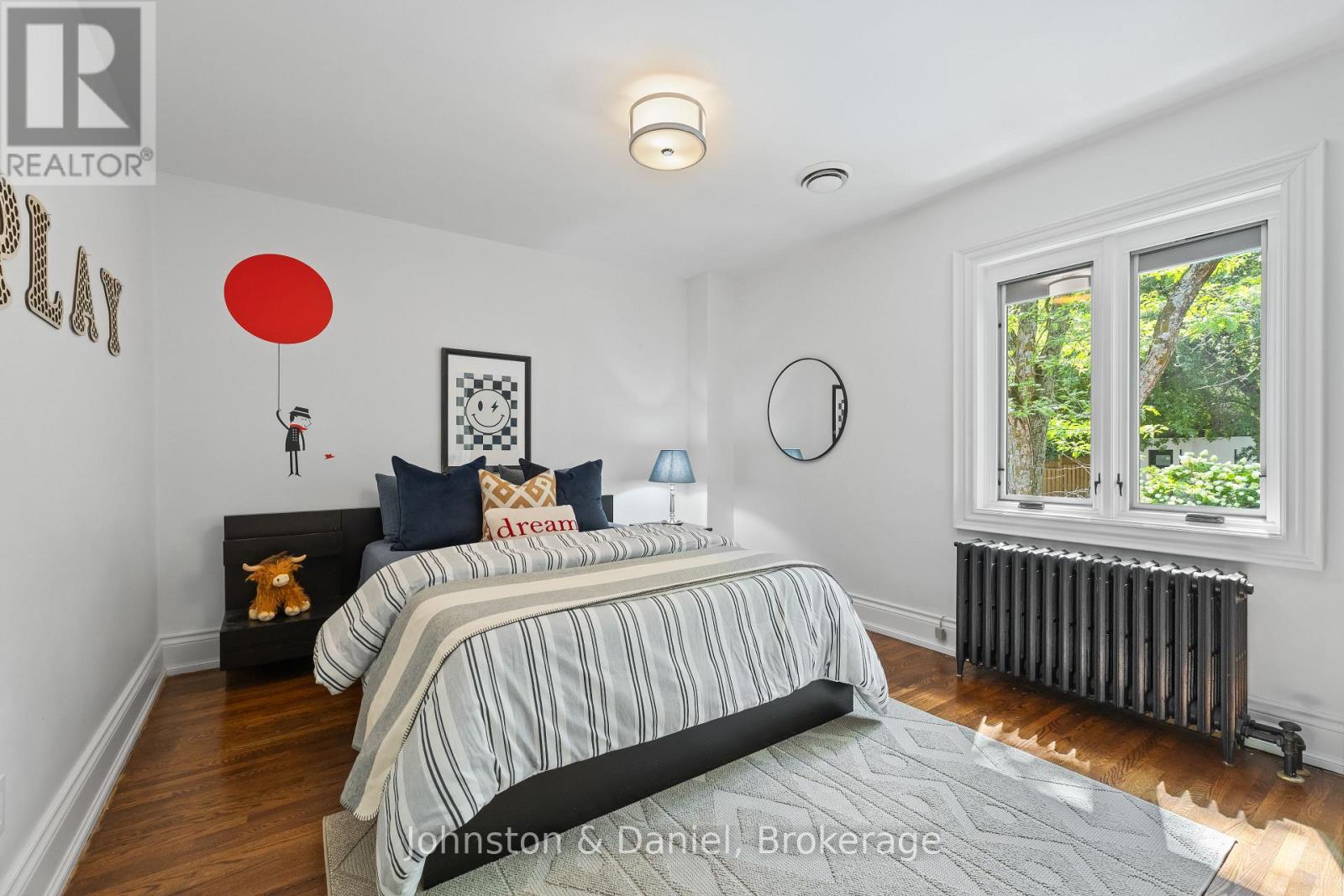 77 LAWRENCE CRESCENT