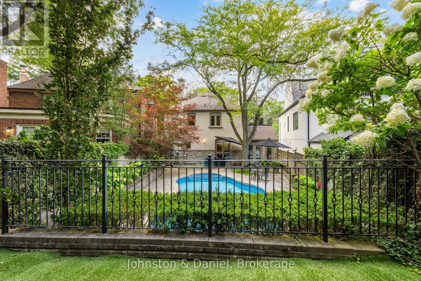77 LAWRENCE CRESCENT