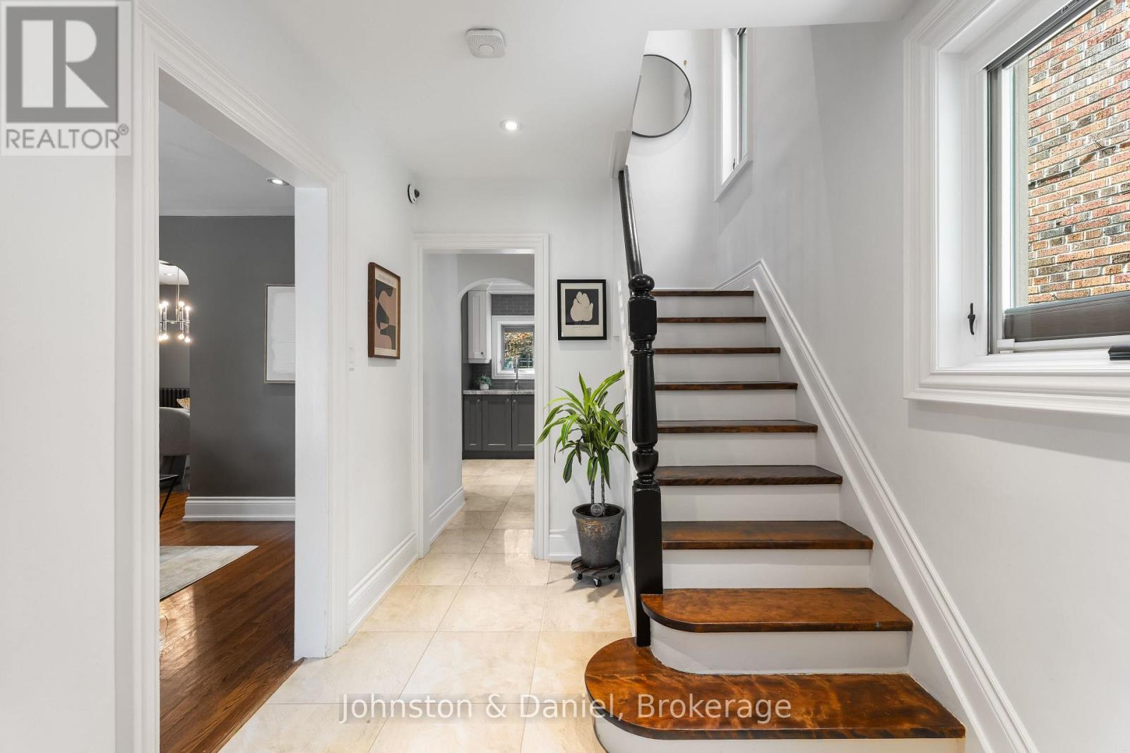 77 LAWRENCE CRESCENT