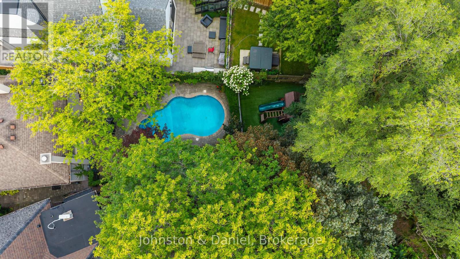 77 LAWRENCE CRESCENT