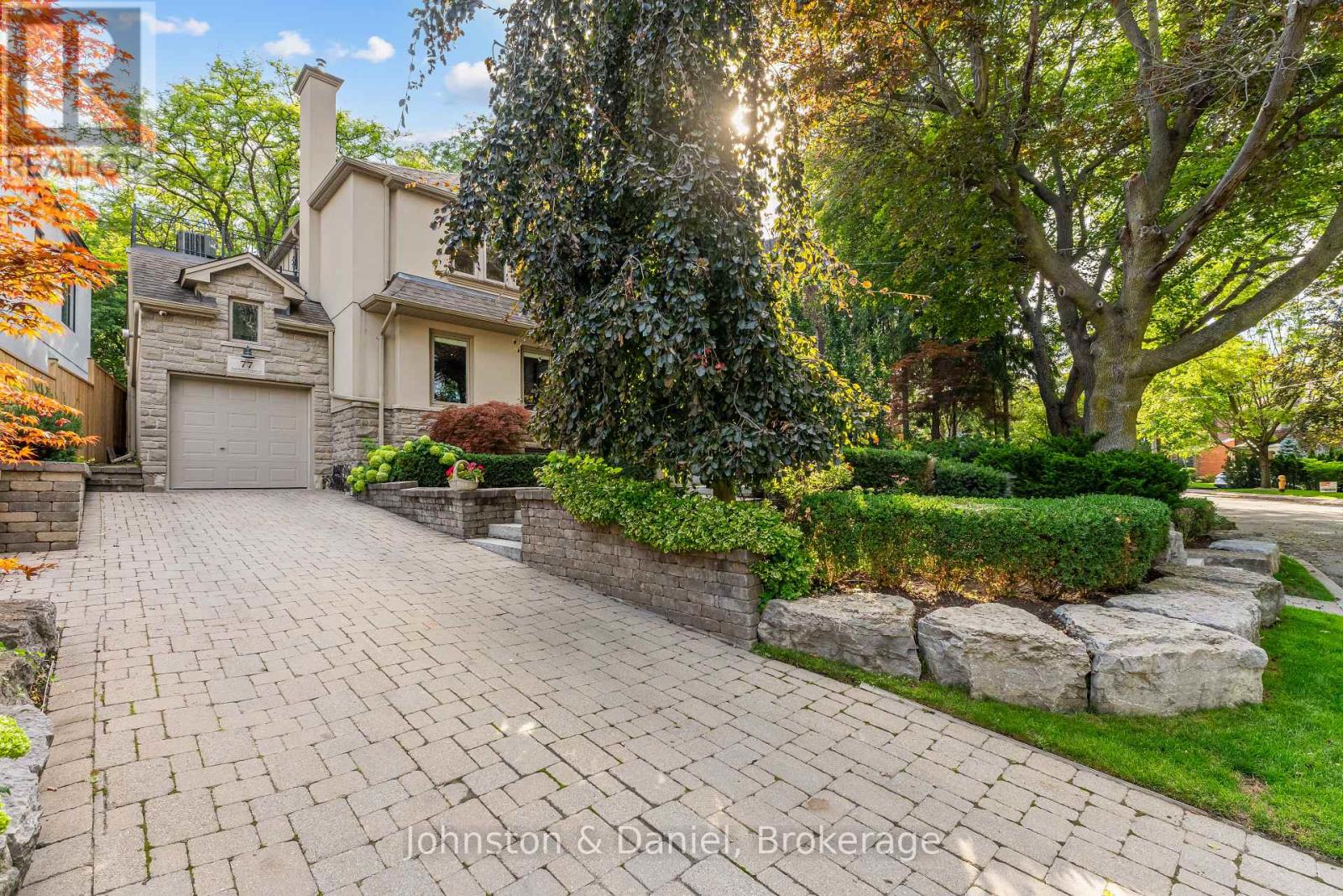 77 LAWRENCE CRESCENT