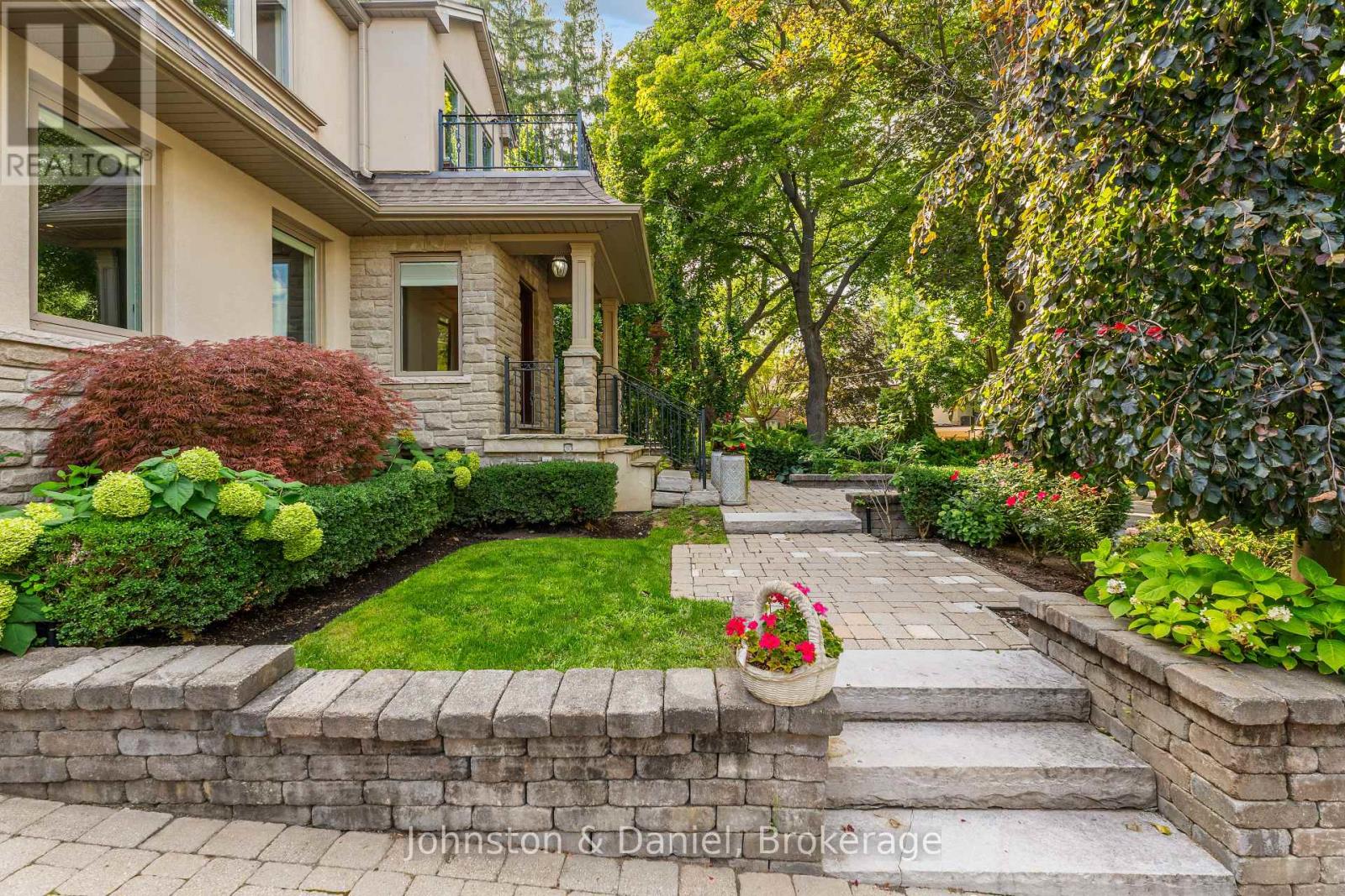 77 LAWRENCE CRESCENT