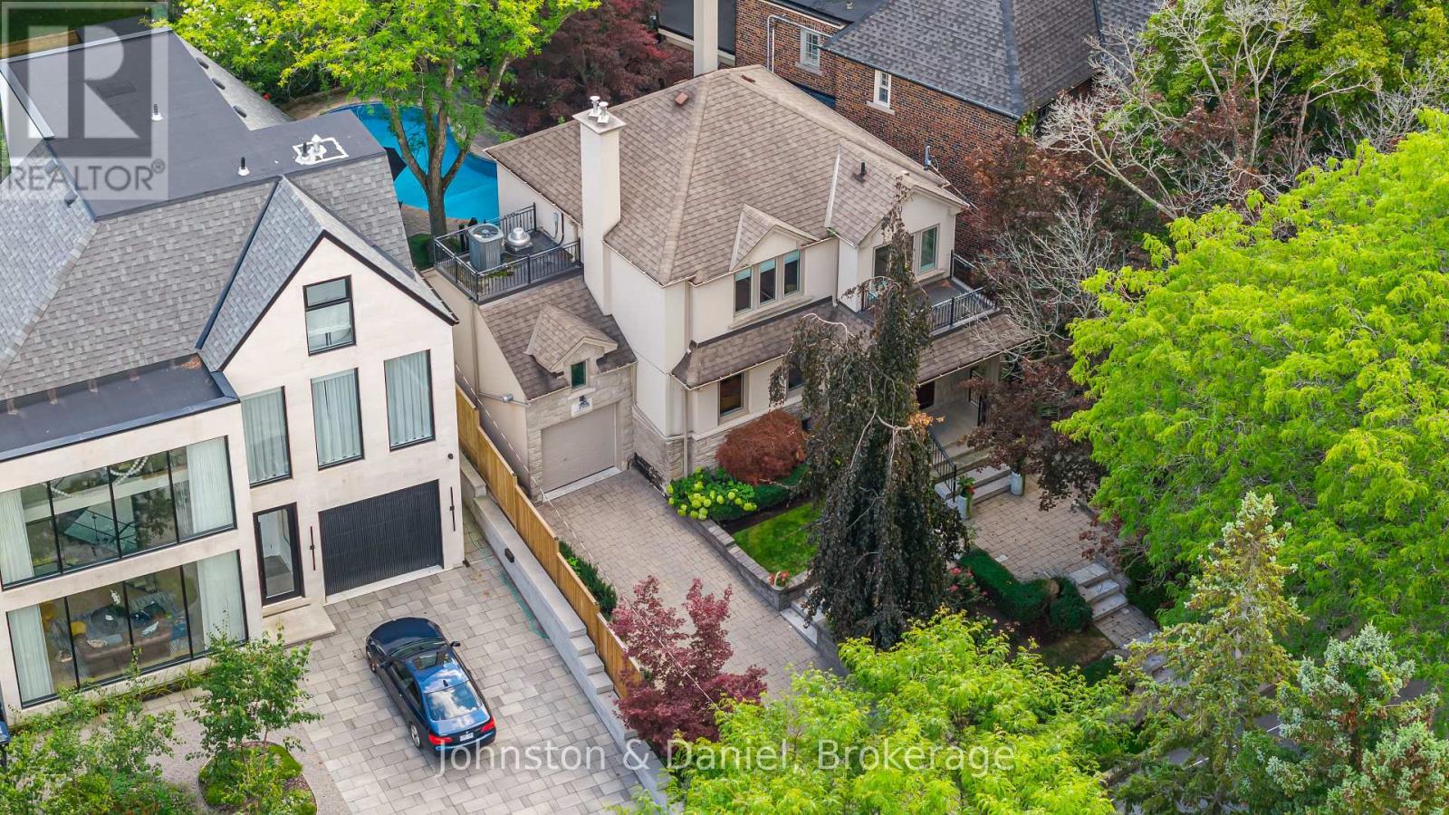 77 LAWRENCE CRESCENT