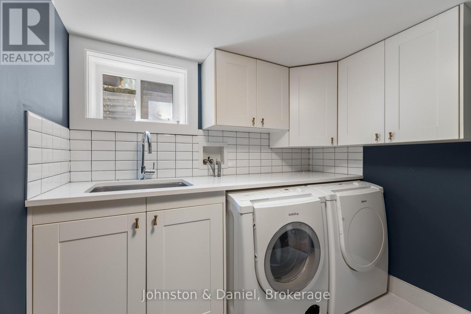 77 LAWRENCE CRESCENT