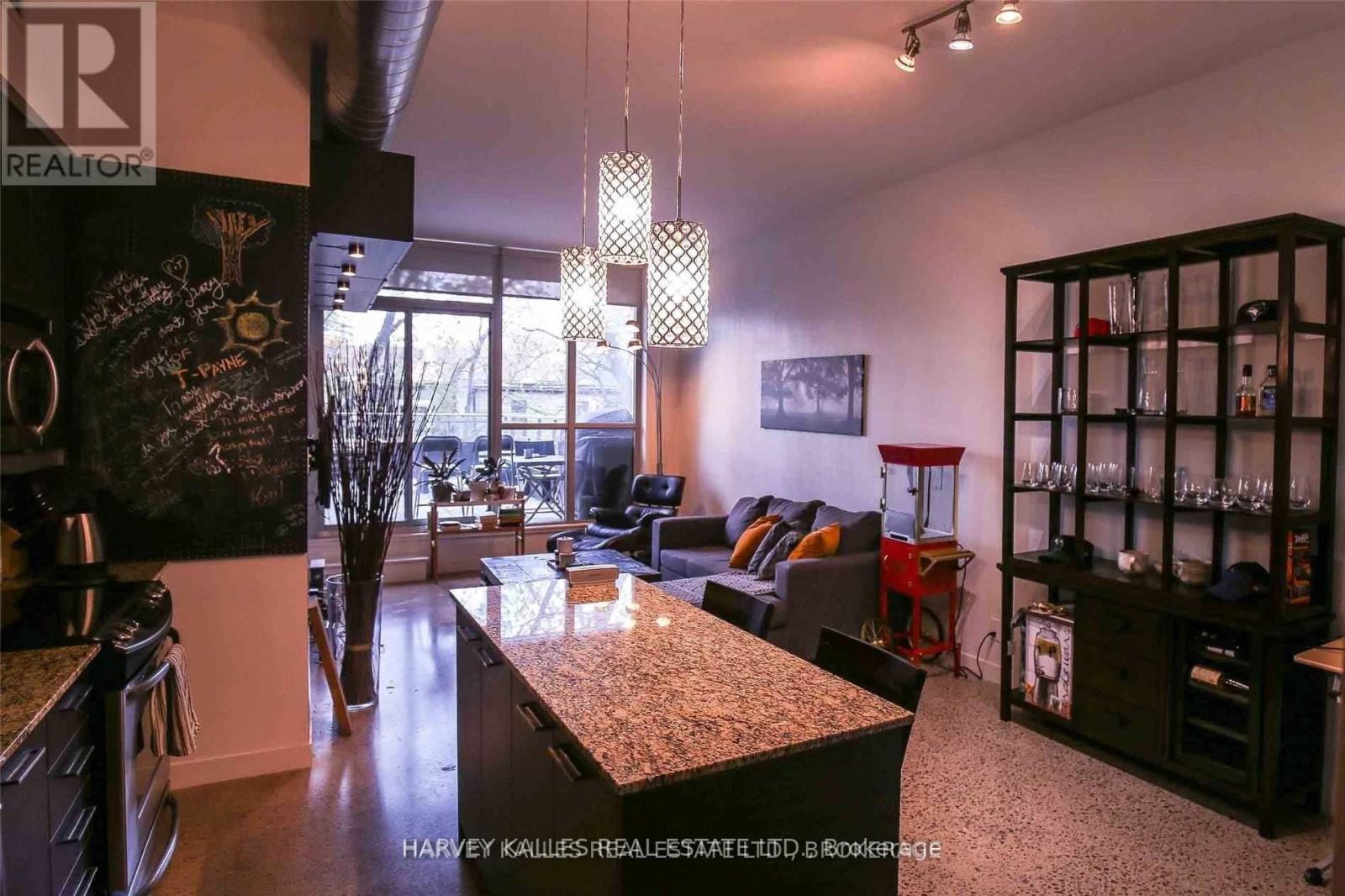 213 - 510 KING STREET E