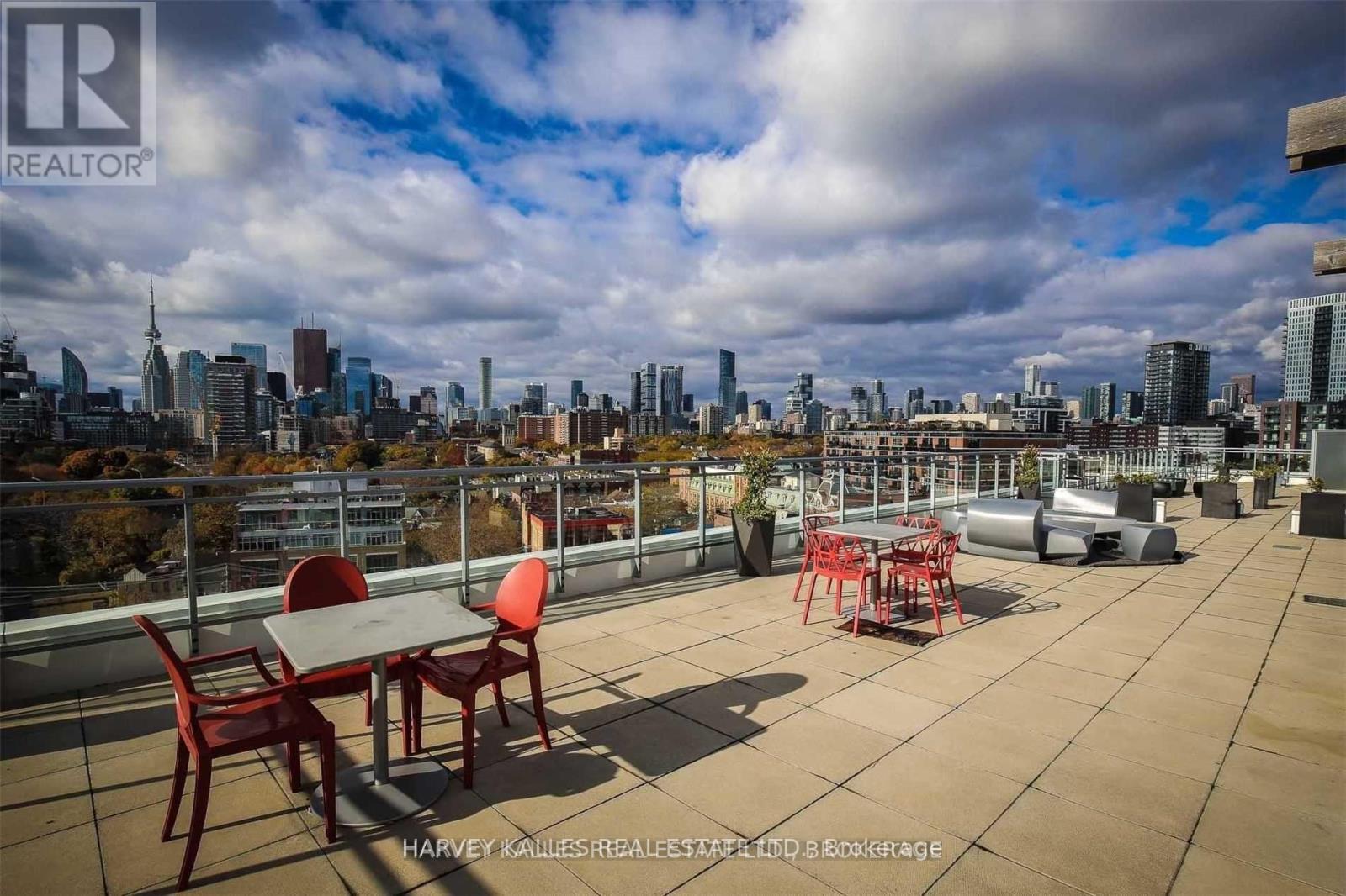213 - 510 KING STREET E