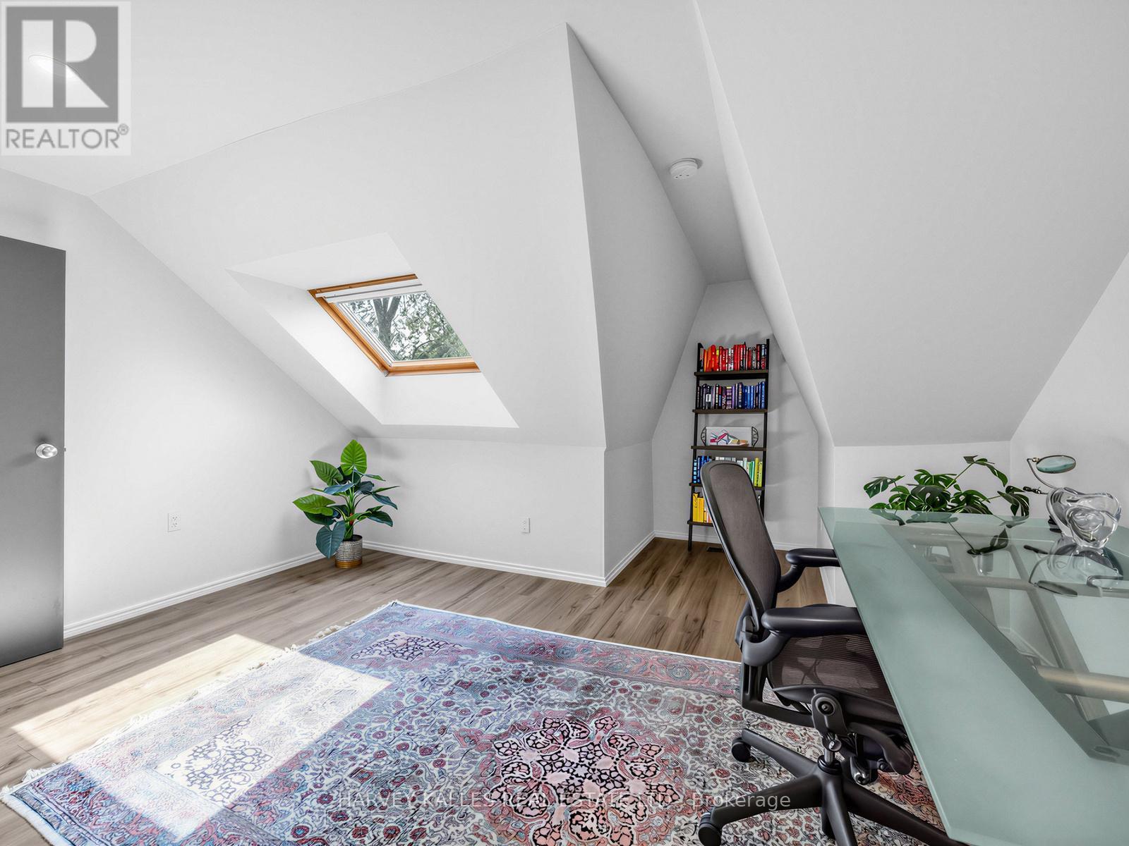 285 BRUNSWICK AVENUE